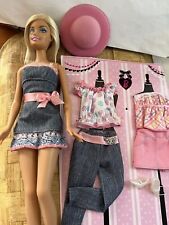 NUEVO Rubia Barbie Moda Fiebre Conjuntos Sombrero Zapatos Caja Retirada segunda mano  Embacar hacia Argentina