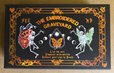 The embroidered graveyard d'occasion  Expédié en Belgium