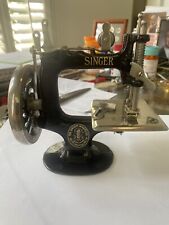 Máquina de coser miniatura Singer Sewhandy modelo 20 con estuche excelente segunda mano  Embacar hacia Argentina