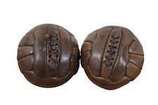 Usado, 2 balones de fútbol antiguas de cuero cruz marca inglesa de 6" segunda mano  Embacar hacia Argentina