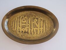 Old orientalist dish. d'occasion  Fayence