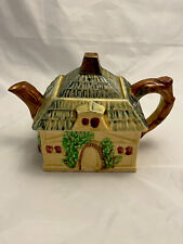 Tetera pequeña inglesa inspirada en una cabaña de cerámica esmaltada con tapa, de colección usada en excelente estado segunda mano  Embacar hacia Argentina
