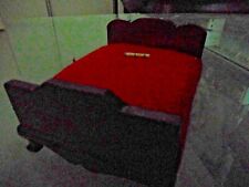 Cama em miniatura... cobertura de cama de feltro vermelho. Med. mancha marrom comprar usado  Enviando para Brazil