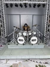 Boneco Eric Carr Kiss com palco e conjunto de bateria Mcfarlane comprar usado  Enviando para Brazil