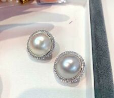 Huge Shiny Silver 18mm Mabe Pearl With Brilliant White CZ Halo Stud Earrings segunda mano  Embacar hacia Argentina