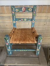 Antiga cadeira de madeira pintada à mão FOLK ART para crianças/bonecas 17” de altura ASSENTO DE CORRIDA comprar usado  Enviando para Brazil