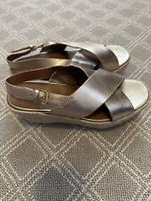 Sandálias anabela femininas de couro bronze claro exclusivo Naturalizer comprar usado  Enviando para Brazil