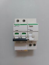 Schneider electric a9f77210 d'occasion  Évry