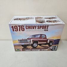 Kit de carro modelo plástico Revell 1976 Chevy Sport Stepside Pickup 4x4 1/24 85-4486 comprar usado  Enviando para Brazil