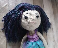 Muñeca de ganchillo Amigurumi de 18" hecha a mano, cabello púrpura, vestido de sirena segunda mano  Embacar hacia Argentina