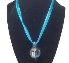 Collar de vidrio artístico pingüino artesanal joyería azul cable de cinta, usado segunda mano  Embacar hacia Argentina