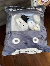 Um saco de brinquedos de pelúcia Tonarino Totoro travesseiro lanche 14” pelúcia Ghibli Miyazaki comprar usado  Enviando para Brazil
