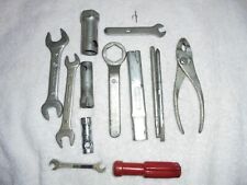 Kit de ferramentas/conjunto de bolsa Suzuki vintage dos anos 70 fabricante de equipamento original. Compatível com vários modelos TS/RM/TM/TC/GT/SP/A comprar usado  Enviando para Brazil