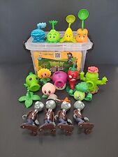 Lote de 15 figuras de PVC Plants vs Zombies con tablero de juego y bolas *TAL CUAL* segunda mano  Embacar hacia Argentina