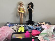 Lote mixto de muñecas, ropa y accesorios Barbie vintage segunda mano  Embacar hacia Argentina