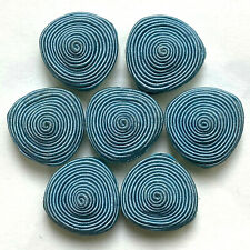 Lot de 7 boutons triangulaires vintage - Plastique et textile bleu ciel 21 mm d'occasion  Nancy-