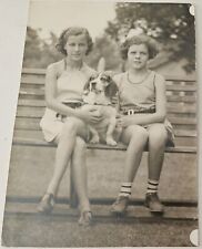 5x7 pol. Foto de duas meninas com seu cachorro em um banco dos anos 1930-40 comprar usado  Enviando para Brazil