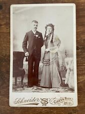 Cartão de armário vintage. Casal de casamento por Scheider em Green Bay, Wisconsin, usado comprar usado  Enviando para Brazil