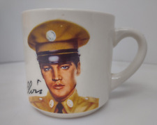 Caneca Elvis Presley vestindo uniforme do exército dos anos 1950 e assinatura 10 oz caneca de café branca comprar usado  Enviando para Brazil