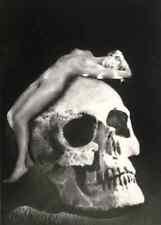 Fotografía artística de desnudos de colección arte de pared impresión mujer cubierta sobre cráneo Foto segunda mano  Embacar hacia Mexico