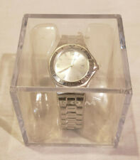 Relógio de data masculino cromado 39 mm aço inoxidável.  Nunca usado, vem com um estojo comprar usado  Enviando para Brazil