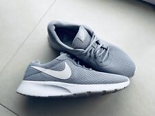 Nike tanjun grau gebraucht kaufen  Rüsselsheim am Main
