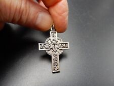 Croix religieuse métal d'occasion  Saint-Révérien
