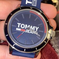 Reloj informal con correa de silicona para hombre Tommy Hilfiger azul segunda mano  Embacar hacia Argentina