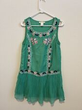 Adorable vestido verde con parte inferior plisada talla S, usado segunda mano  Embacar hacia Argentina