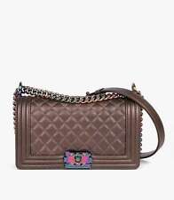 Bolsa Chanel Iridescente Acolchoada Couro de Bezerro Média Le Boy comprar usado  Enviando para Brazil