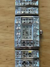 Usado, Relógio de quartzo feminino Geneva com strass acentuado (uma pedra faltando) comprar usado  Enviando para Brazil