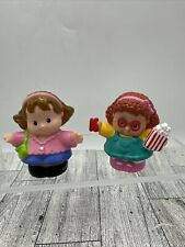 Lote de 2 figuras Fisher-Price Little People Maggie con palomitas de maíz mamá dama segunda mano  Embacar hacia Argentina