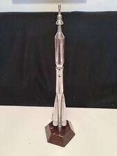 Modelo de metal vintage de uma lembrança de foguete espacial soviético Cosmos Gagarin. comprar usado  Enviando para Brazil