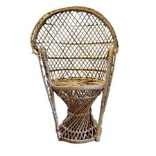 Boneca cadeira de vime ventilador costas rattan pavão pelúcia planta suporte excelente estado usado Boho Tiki 15.5 comprar usado  Enviando para Brazil