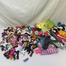 Gran Lote de Ropa, Zapatos y Accesorios Vintage para Muñecas Barbie/Bratz segunda mano  Embacar hacia Argentina