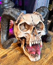Altar demônio grande chifres vampiro resina gótica crânio Satanás gritando língua presas comprar usado  Enviando para Brazil