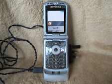 Używany, Telefon z klapką Motorola RAZR V3 ODBLOKOWANY srebrnoszary w dobrym stanie na sprzedaż  Wysyłka do Poland