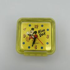 Reloj despertador analógico amarillo de plástico amarillo amarillo de Disney funciona con batería segunda mano  Embacar hacia Argentina