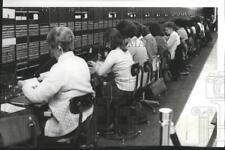 Usado, 1975 Press Photo Pacific Northwest Bell Telephone Co.- Operadoras de longa distância comprar usado  Enviando para Brazil