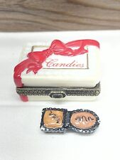 Mini caja de baratijas ""Caramelos"" Midwest of Cannon Falls con chocolates en el interior, usado segunda mano  Embacar hacia Argentina