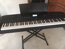 Yamaha dgx670 for sale  KING'S LYNN