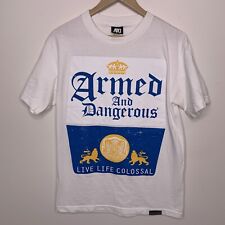 Camiseta Armed And Dangerous Corona Cerveza Parodia Talla Mediana Cerveza Mexicana segunda mano  Embacar hacia Argentina