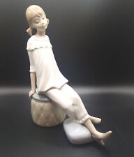 Estatueta LLADRO "Menina com Sapato de Mãe Sentada no Otomano" Feita à Mão na ESPANHA, usado comprar usado  Enviando para Brazil