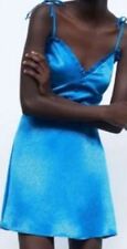 Mini Vestido Zara Azul Efecto Satén Talla Grande Cuello de V Correas de Espagueti Texturizado, usado segunda mano  Embacar hacia Argentina
