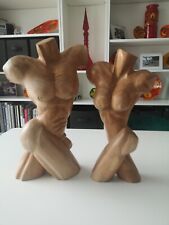 Un par de grandes esculturas de torso de madera talladas en hombres y mujeres arte erótico desnudo.  segunda mano  Embacar hacia Mexico