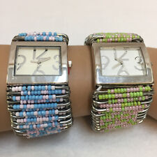 Relógio pulseira elástica larga tom prata pinos de segurança multicoloridos miçangas de sementes lote de 2, usado comprar usado  Enviando para Brazil