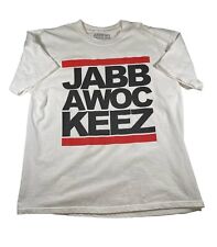 Usado, Camiseta Y2k Jabbawockeez xl Armería Equipo de Supervivencia Hip Hop Gráficos Para Hombres Blanca segunda mano  Embacar hacia Argentina