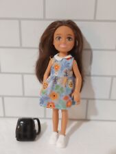 Mattel Barbie CHELSEA Club Mini Muñeca Floral Vestido Mochila Zapatos segunda mano  Embacar hacia Argentina