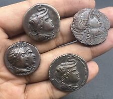 Maravilhoso lote antigo de 4 fotos diferentes moedas antigas de bronze bactriano comprar usado  Enviando para Brazil