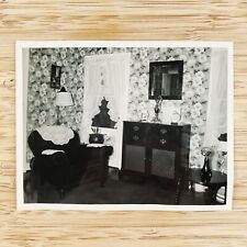 Poltrona de gabinete de rádio foto década de 1940 sala de estar natureza morta instantânea arte C2900 comprar usado  Enviando para Brazil
